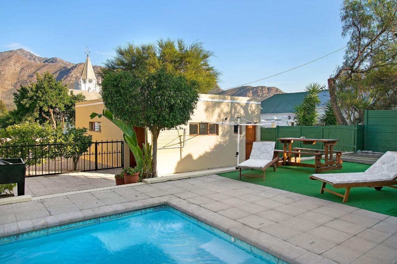 דירות J'S Audacious Living Montagu Self Catering מראה חיצוני תמונה