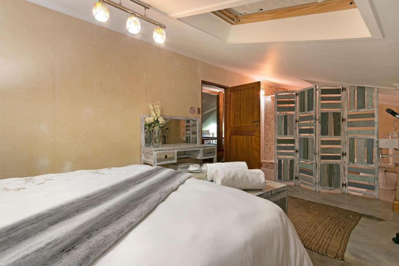 דירות J'S Audacious Living Montagu Self Catering מראה חיצוני תמונה