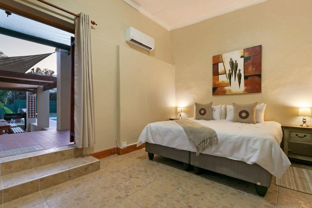 דירות J'S Audacious Living Montagu Self Catering מראה חיצוני תמונה