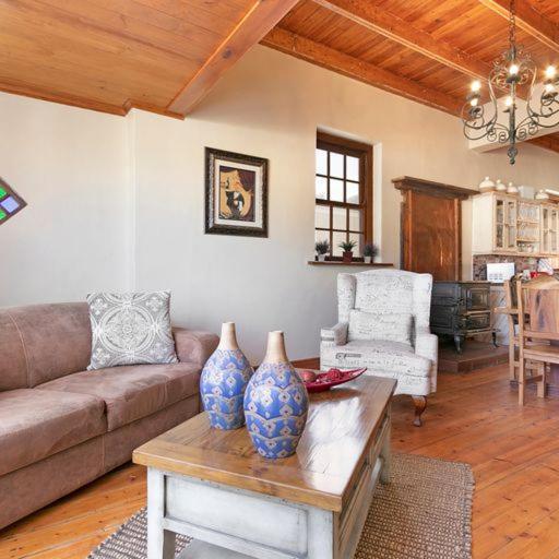 דירות J'S Audacious Living Montagu Self Catering מראה חיצוני תמונה
