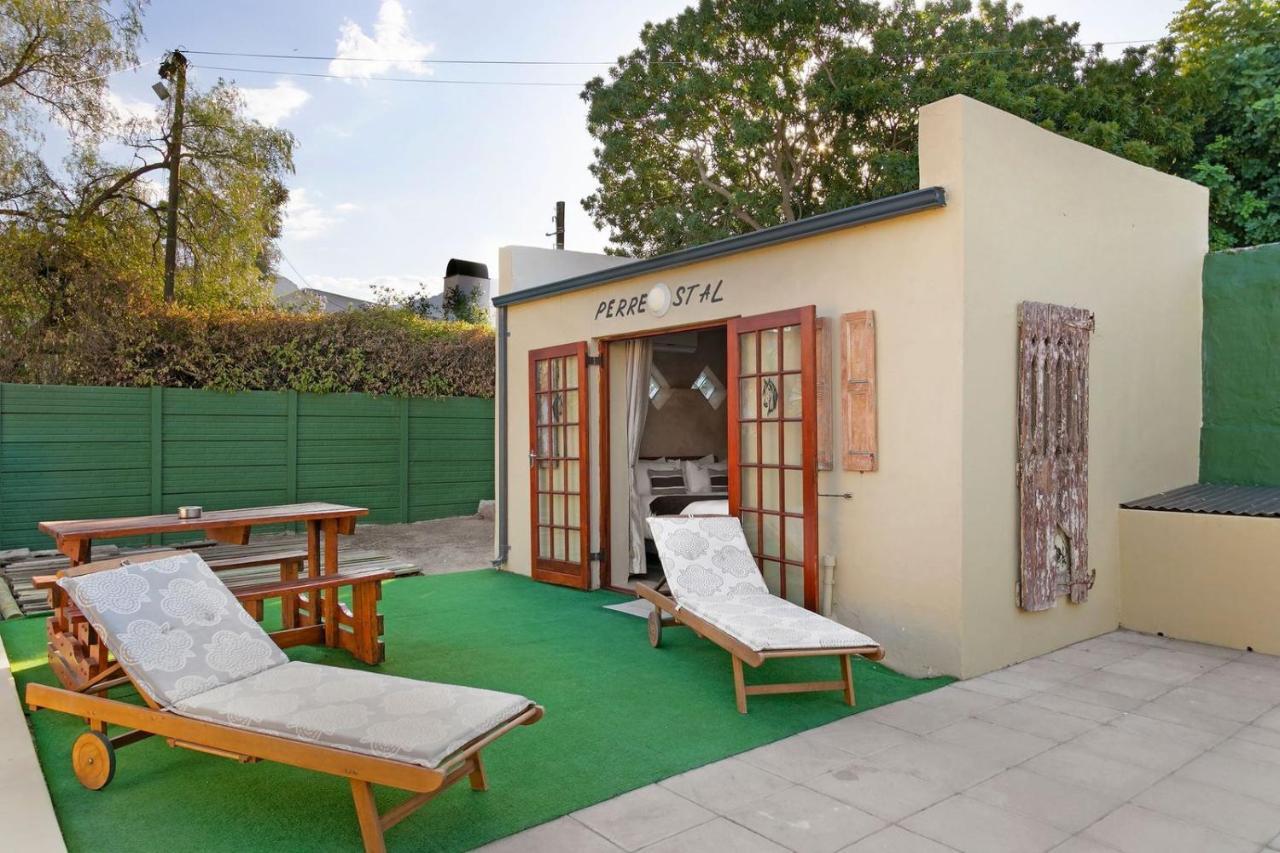 דירות J'S Audacious Living Montagu Self Catering מראה חיצוני תמונה